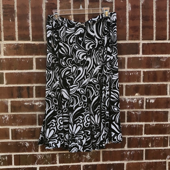 Chico’s Black & White Skirt, size 3 - Picture 1 of 3